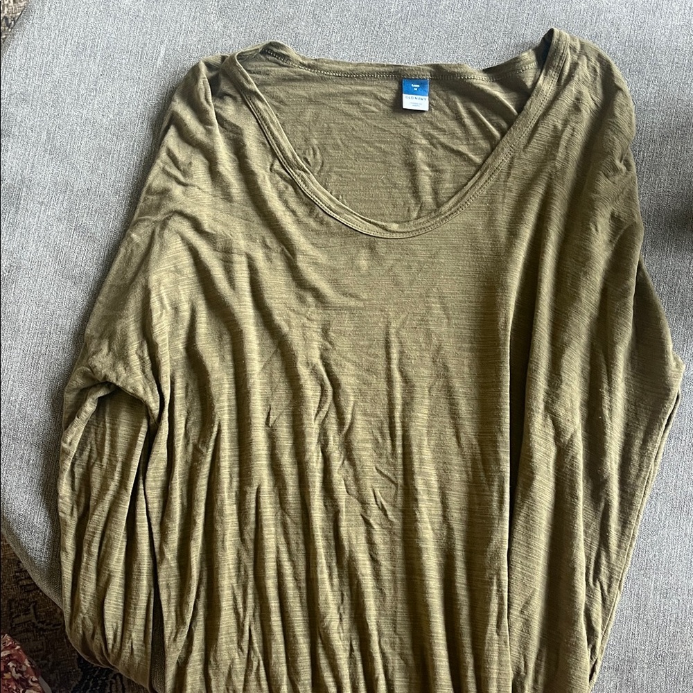Old Navy Long Sleeve Top in Olive